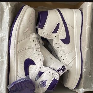 Air Jordan 1 High og court purple